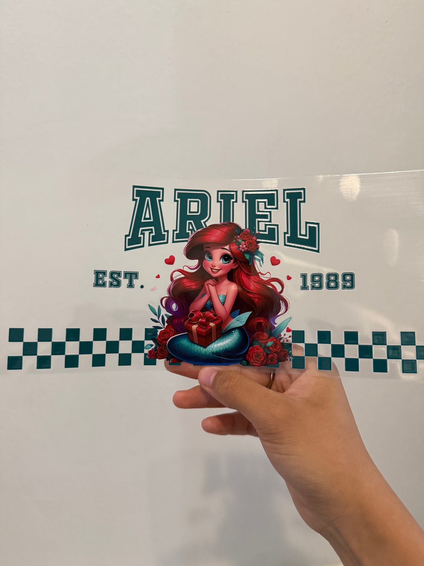 Ariel Bouquet Roses Checkered wrap